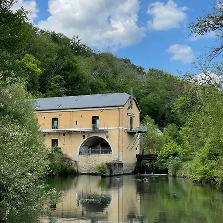 Le Moulin De Cherre *